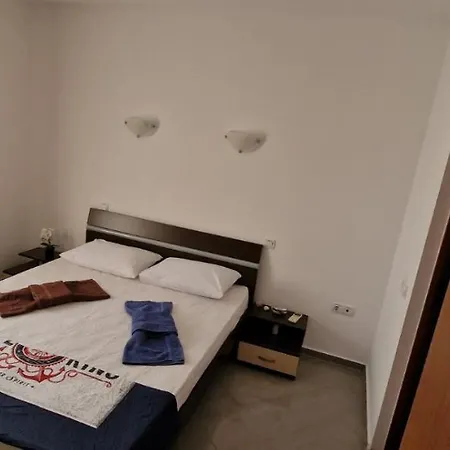 Miramar 16a لوزينيتس